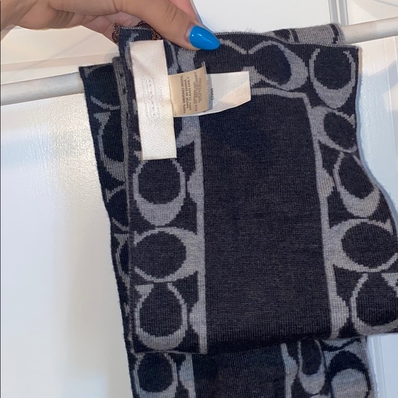 Coach scarf - Picture 2 of 3